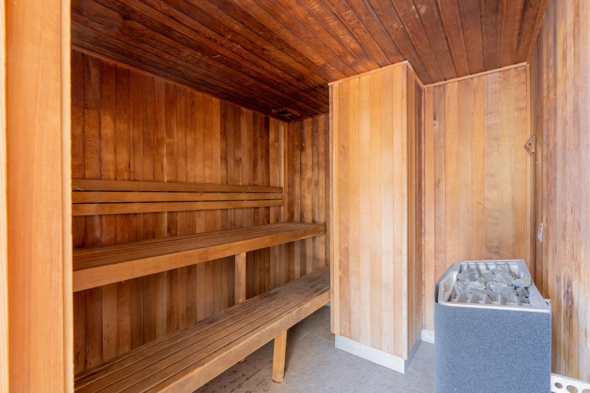 Quirky Cbd With Pool Sauna And Balcony * Brisbane