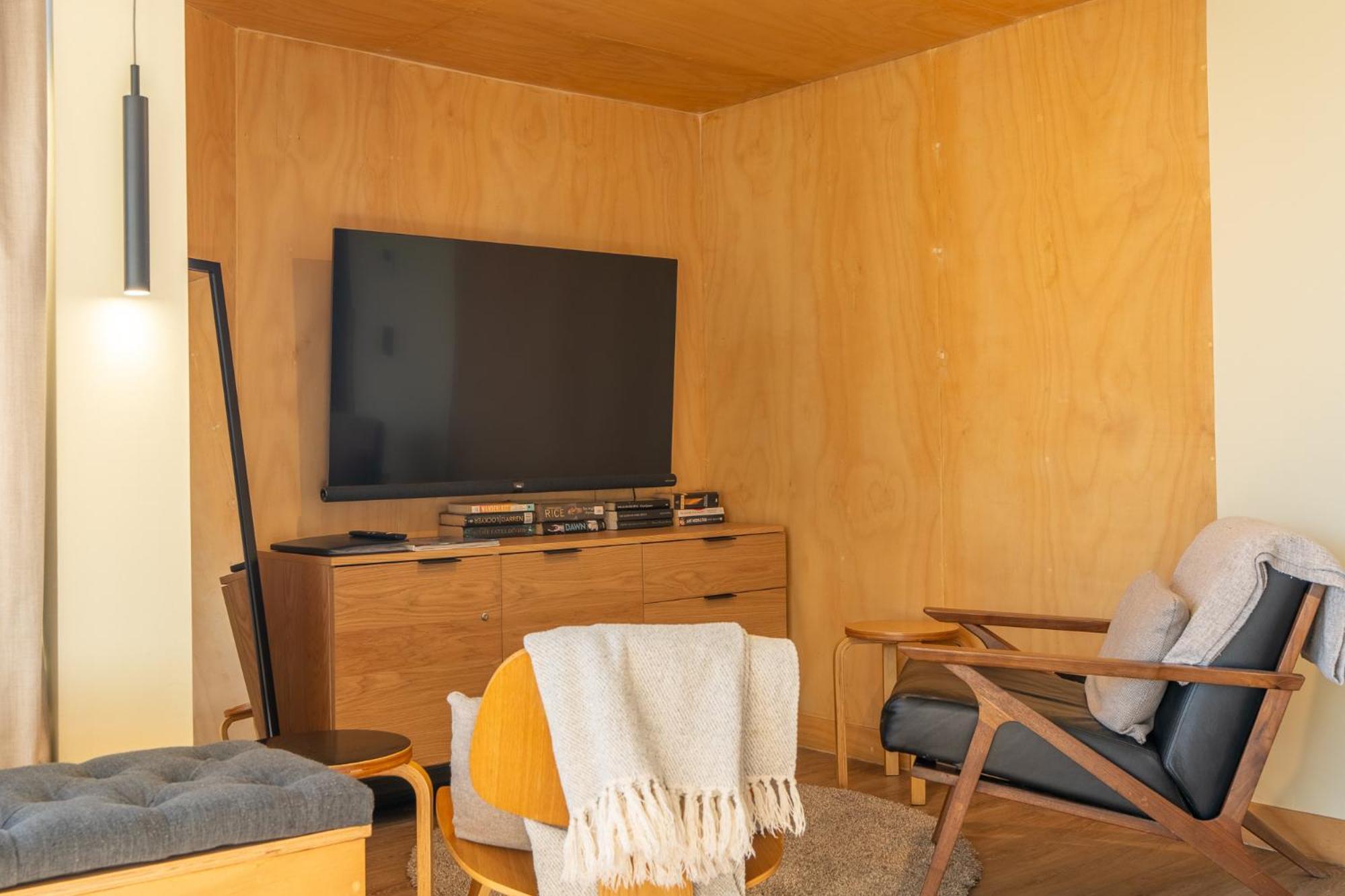 Quirky Cbd With Pool Sauna And Balcony * Brisbane