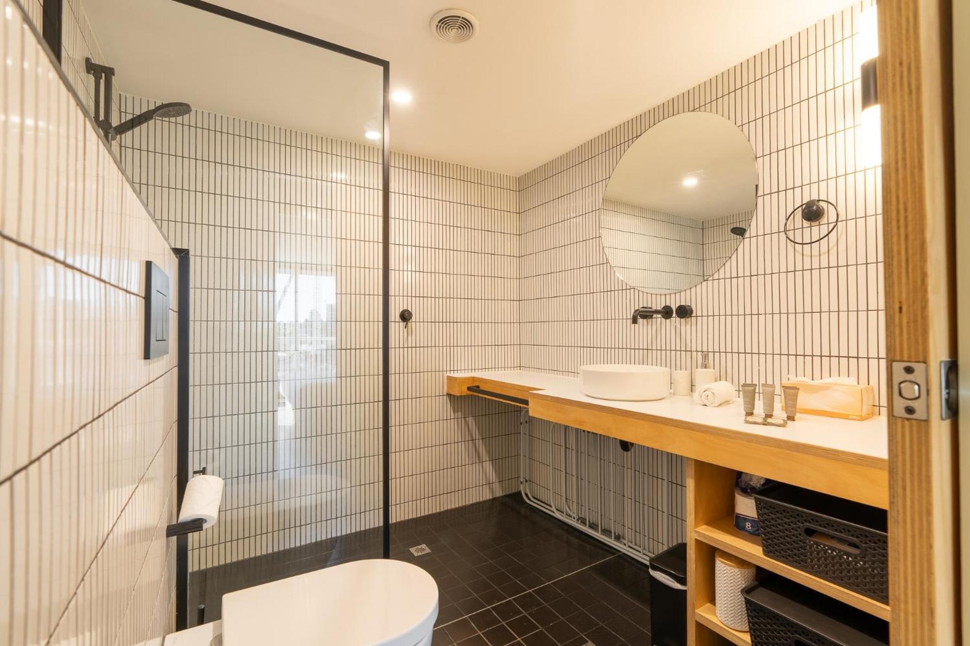 Quirky Cbd With Pool Sauna And Balcony *